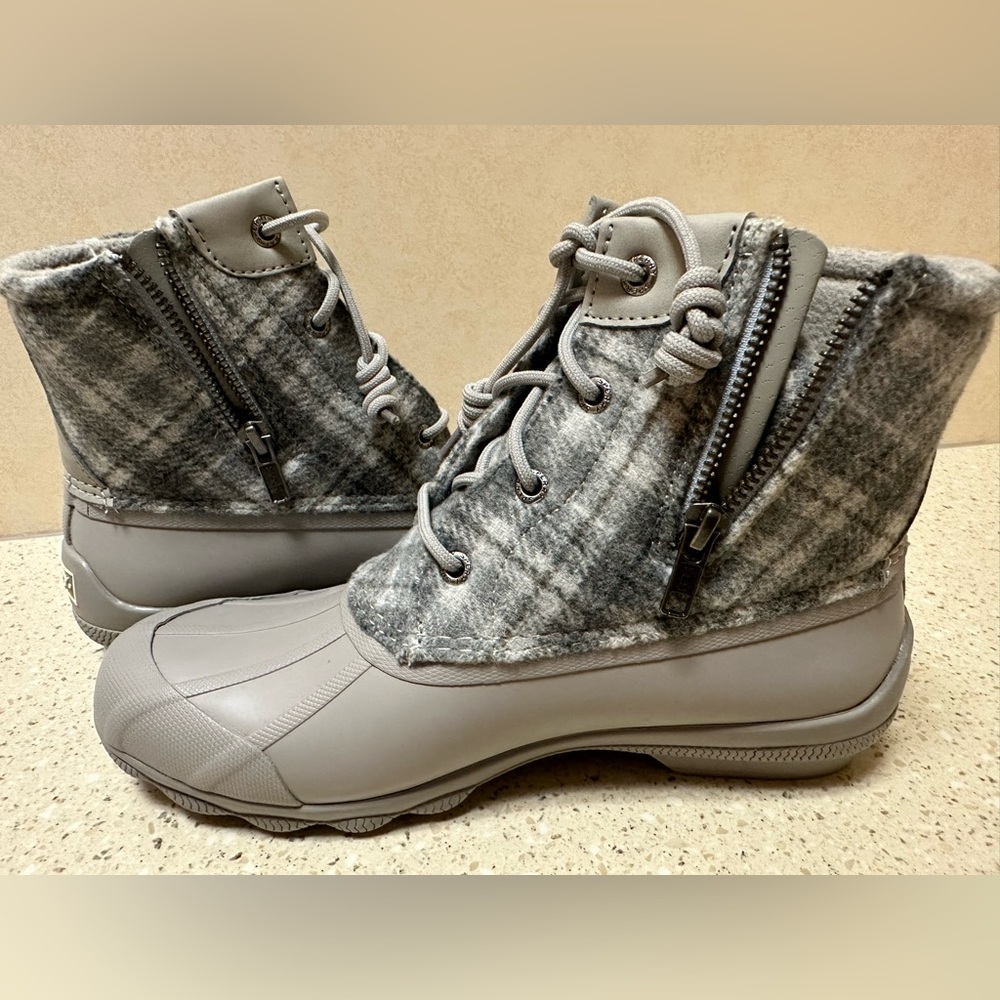 Sperry duck rain boots